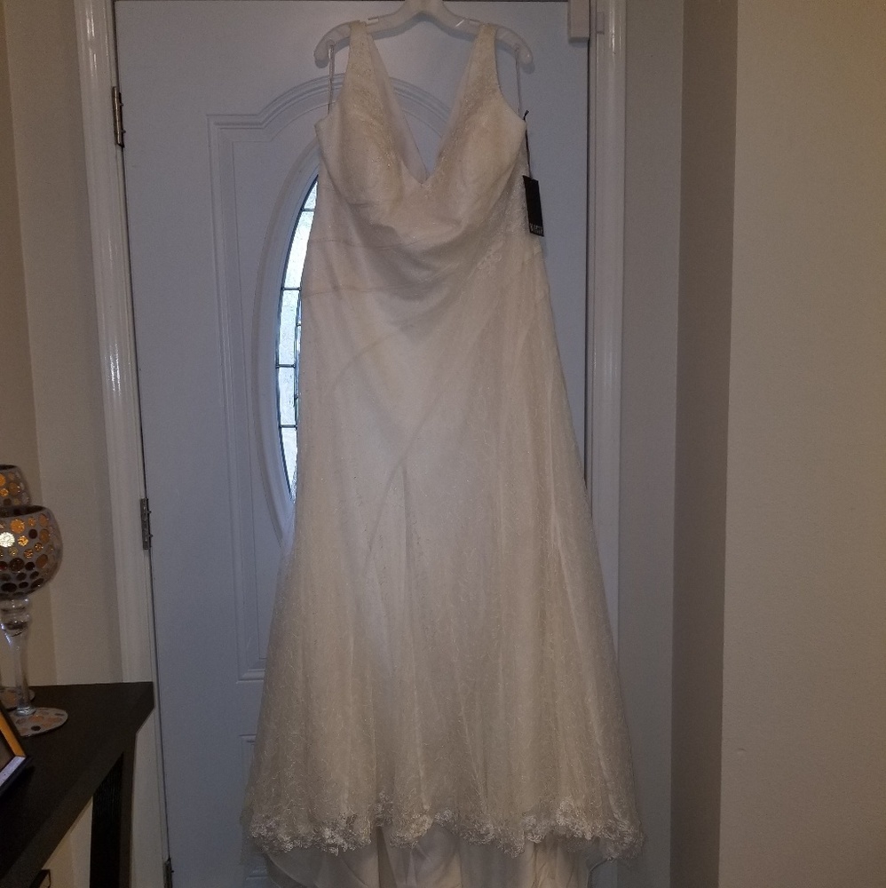 White by Vera Wang Wedding Dress